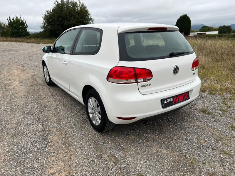 VOLKSWAGEN Golf VI
