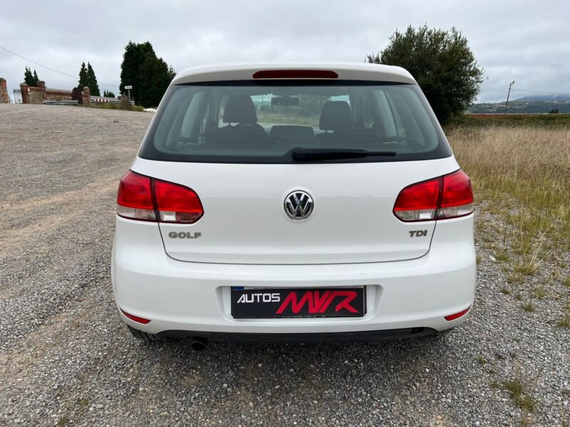 VOLKSWAGEN Golf VI